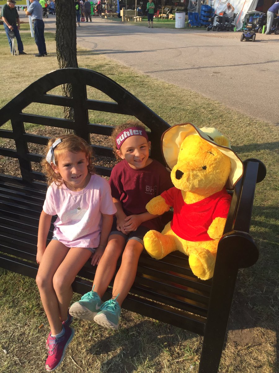 adams4wildcats's tweet photo. These 1st graders found a friend to sit beside while taking a break at the fair. It has been a great day of learning. #UVLearn https://t.co/gk5YuyKxur