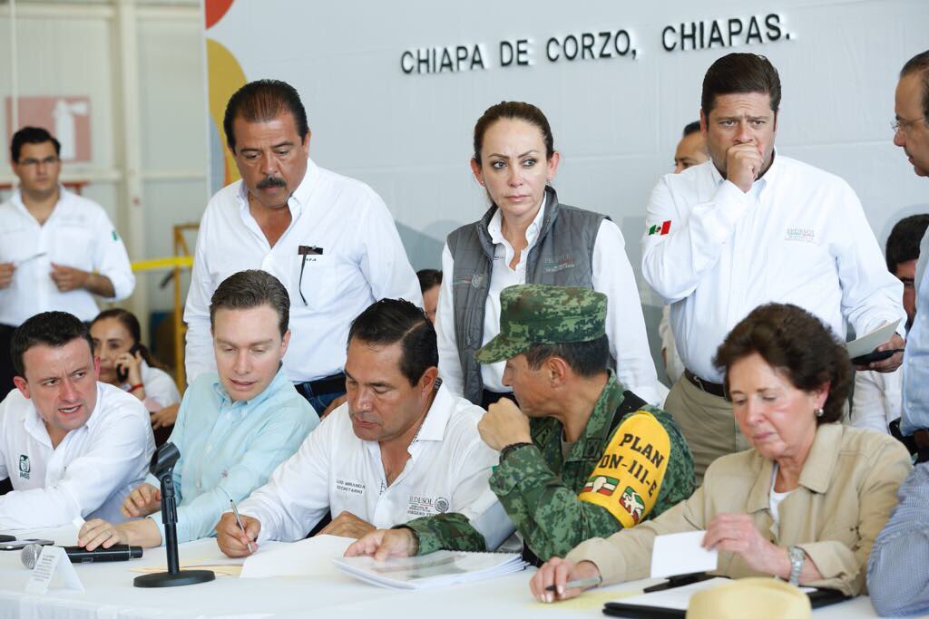 paula_hdz tweet picture
