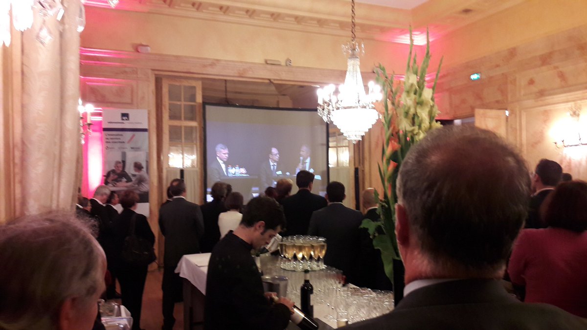 compliences's tweet image. Je suis ce soir à la soirée @AXAFrance dédié aux courtiers.