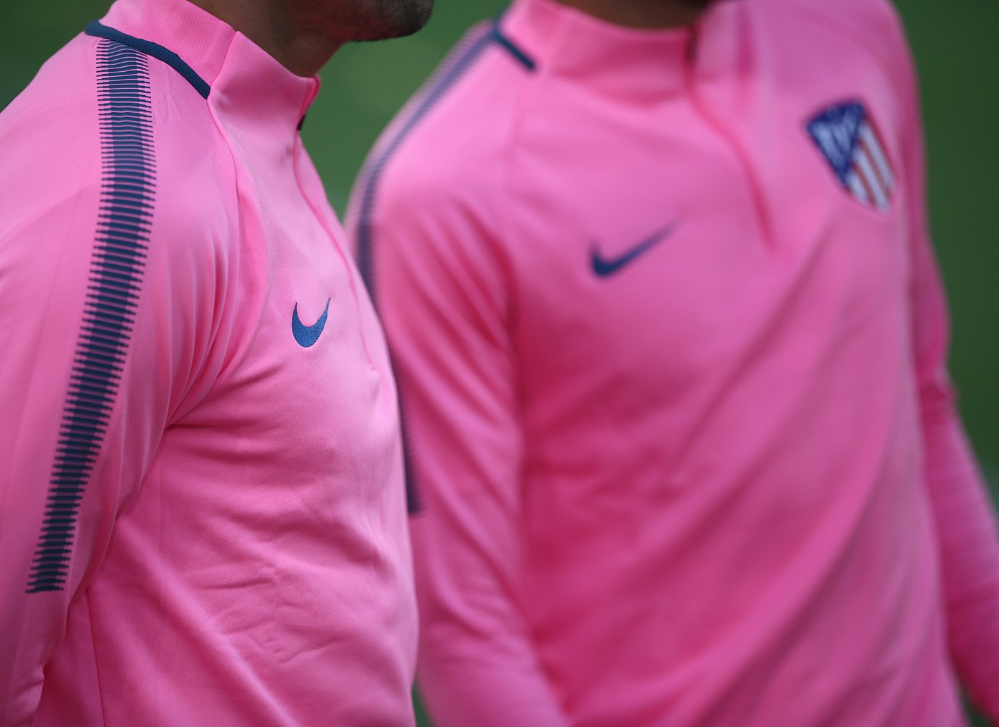 cultura tablero aprender Atlético de Madrid on Twitter: "🆕👕 We wear for the first time the  exclusive training kit for the @ChampionsLeague! ➡ https://t.co/rqPhlXYdnk  #GoAtleti #RomaAtleti #UCL https://t.co/w8Q0OmjIXa" / Twitter