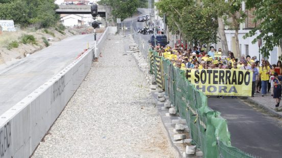 Sportivivi's tweet photo. @salvaasecas A vosotros también os dividirán barrios? 
#avesoterrado #Alasvias 
ánimo https://t.co/GSZff1KxNA