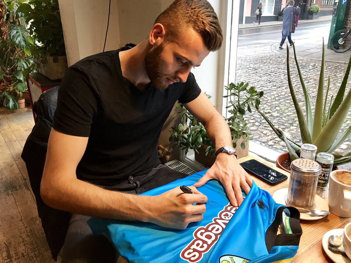 TalkNorwichCity's tweet image. COMPETITION TIME! 🏆🔰

Simply RT &amp;amp; follow us to WIN a signed, match-prepared @AngusGunn01 #NCFC shirt! 

Winner announced Friday, good luck!