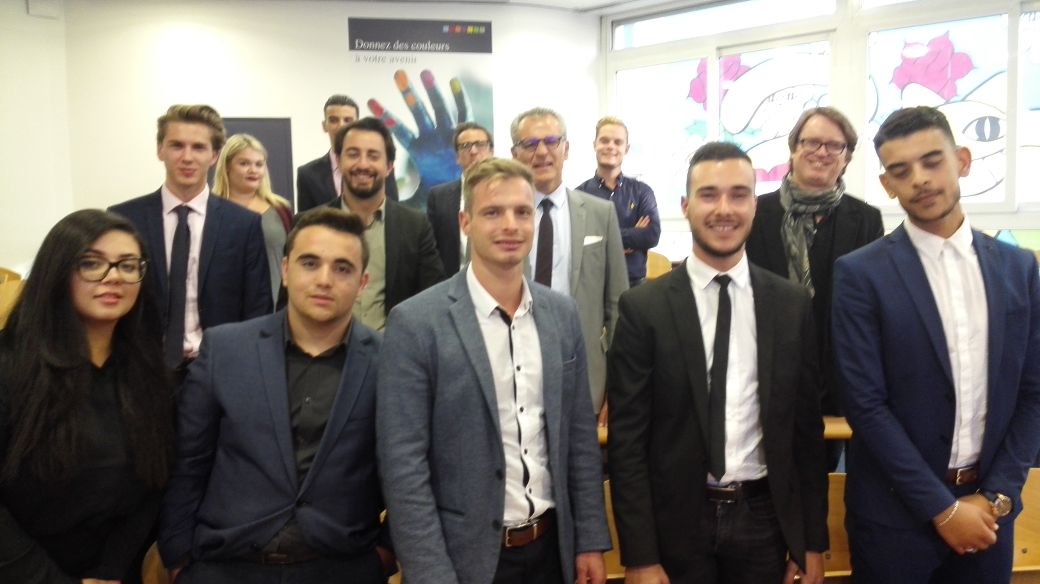 Fière de nos "9 lyonnais"! Lancement de la promo école de vente #Xerox by #Adecco et #IGS Paris. Bravo Julie &amp; Luc