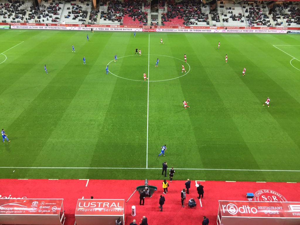 WithYourFans's tweet image. 2eme match avec le @StadeDeReims pour la webapp @WithYourFans ! Pronos et photos sur écrans géants !#FanEngagement #FanExperience