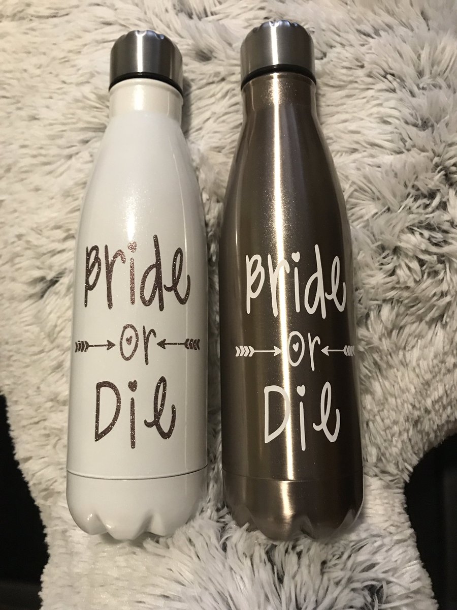 CareenCreates's tweet photo. #bride #maidofhonor #bridalparty #handmadegift #weddinggift https://t.co/p9cYOOsHZe