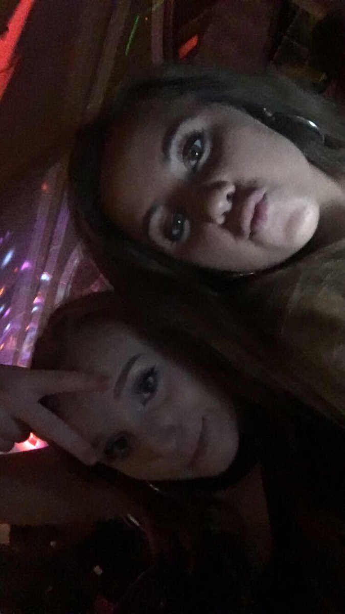 maeveclare44's tweet photo. Happy birthday molly!!! You're so funny and I love you๐๐โค๐๐๐ #wegetityouretaken #funvlogs @mollymaryc https://t.co/VCwKSzfKFd