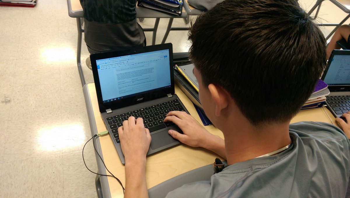 SW8Silver's tweet image. Students working through digital learning stations using #HyperDocs. #wcpstech