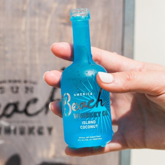 BeachWhiskey's tweet photo. Grab and go...to the party. #BeachWhiskey #BeachIt #ThePartysNow https://t.co/sHstbkSRHo