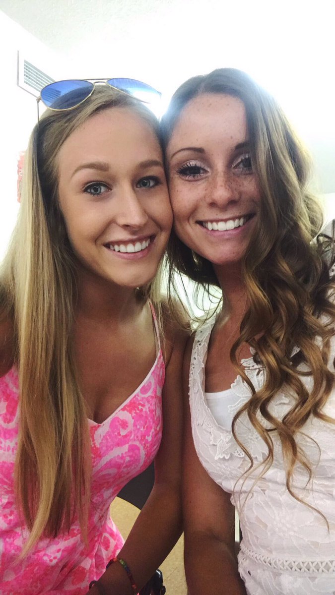 ocrane18's tweet image. Miss my best friend 😭 @amandamariee427