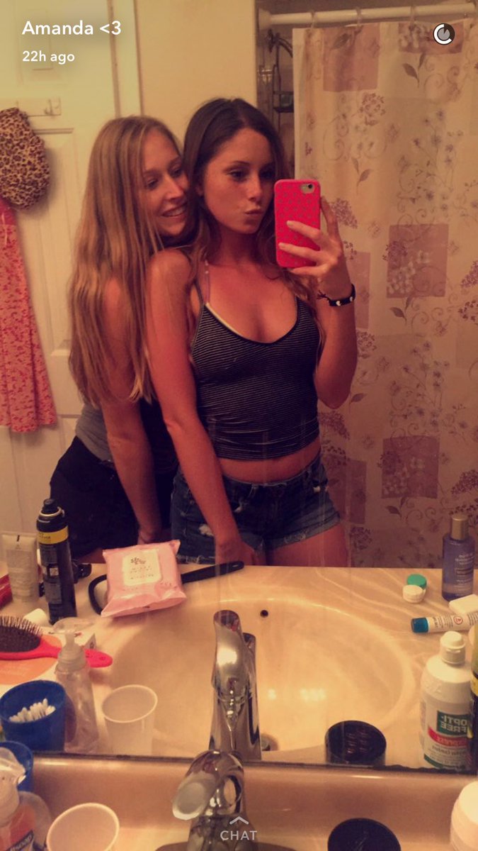 ocrane18's tweet image. Miss my best friend 😭 @amandamariee427