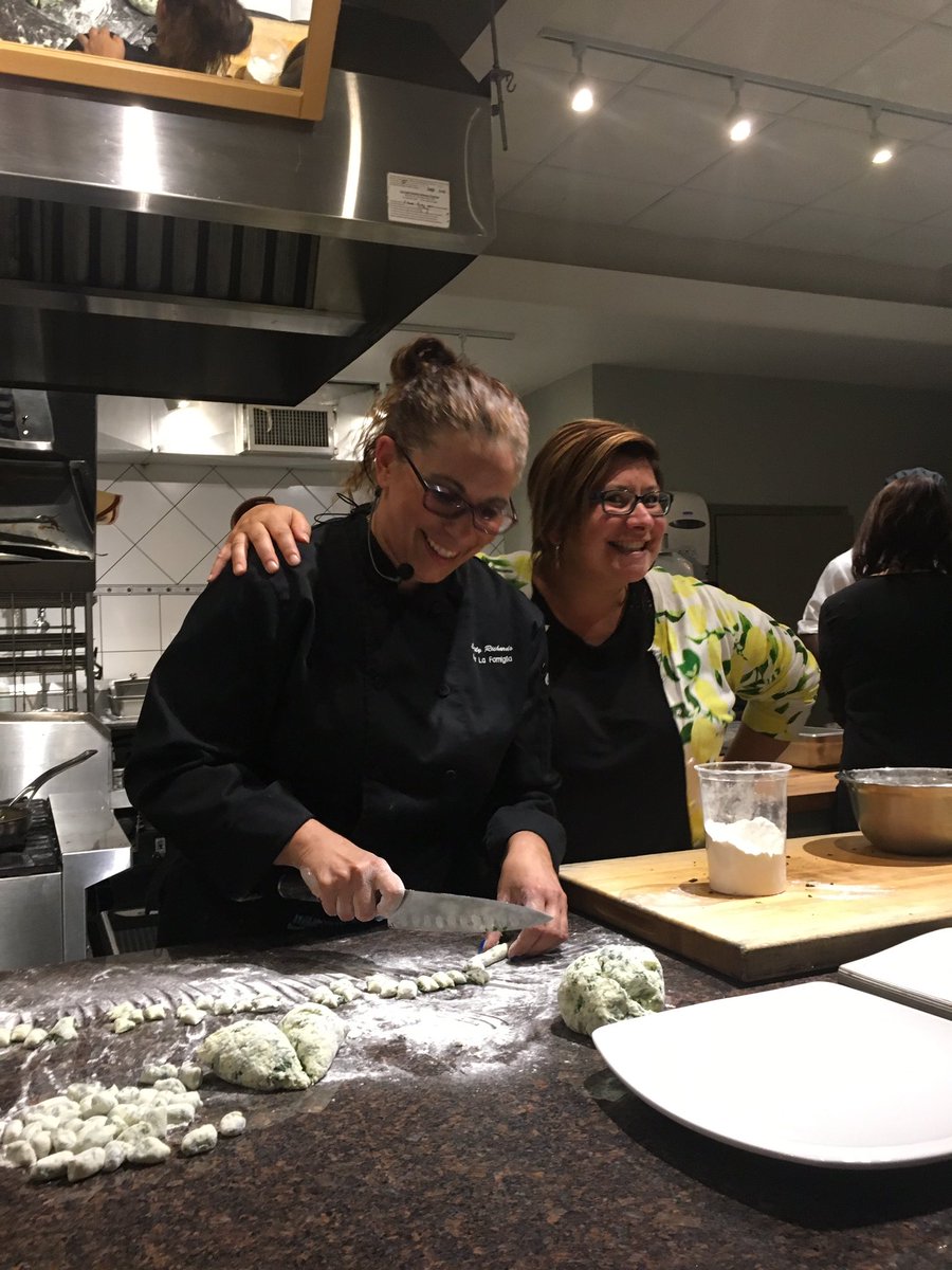 Familia! <a href="/eriscooking/">Emily Richards</a>'s advice: If you have a family member who makes the best pasta, perogies, pie, etc.. Cook with them! #canolaconnect