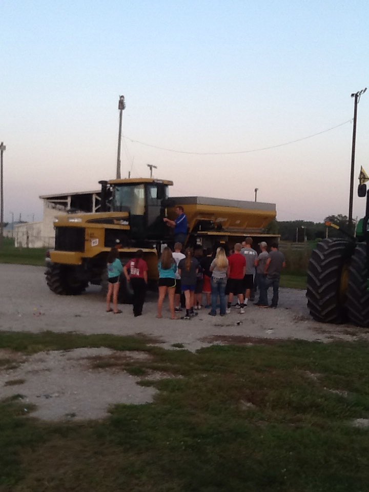AHSTWFFA's tweet photo. Welcome back meeting! Thank you Agriland FS for coming to speak to us! #bluejacketsgoldstandards #agrilandfs #feedingamerica https://t.co/ElRPjZYfZp
