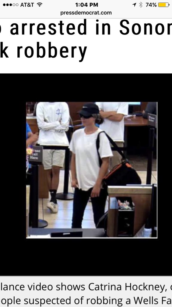 cb19___'s tweet image. We're in the background of the picture in the article 😩