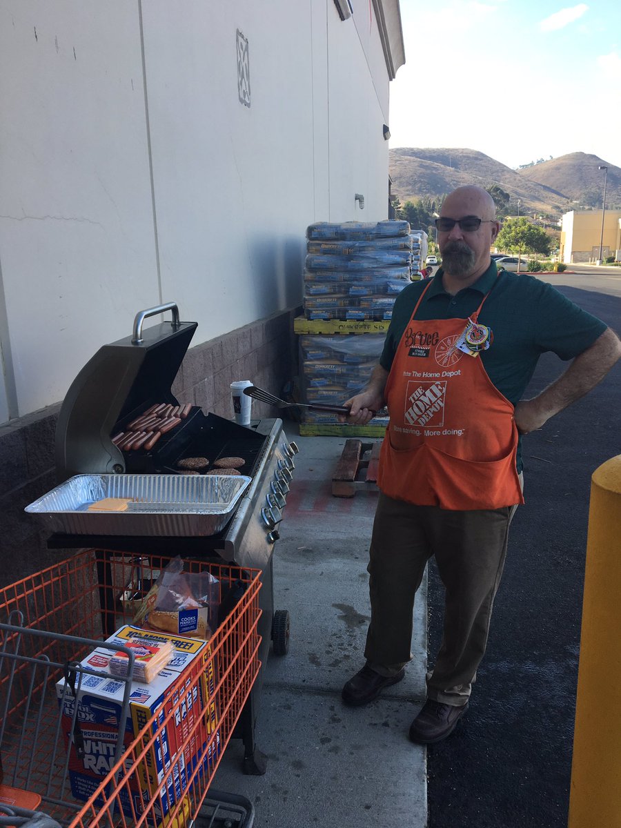 HowardAlurac's tweet photo. Lompoc 6681 Bruce Store Manager  BBQing for met appreciation lunch. Thanks MET for all you!! We couldn't do it without you. https://t.co/G8Ps7nEB11