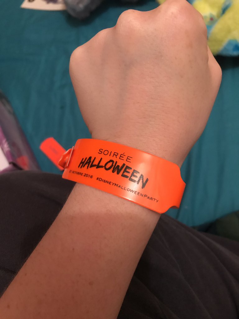 duffydoesdisney's tweet photo. How about a #dlpboo wristband ? https://t.co/hS0TtT9IHZ