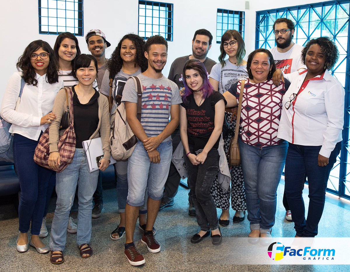 Facform's tweet photo. Alunos da Aeso com a professora Nara de Castro #visitatecnica #facform #grafica #aeso #recife https://t.co/PjkZYKkWnX