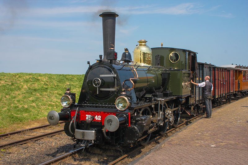 Met #korting naar Stadskanaal onder Stoom? Download de bon op stadskanaalrail.nl/2017/09/05/kor…  #dagjeuit #groningen #veenkoloniën #stoom #trein