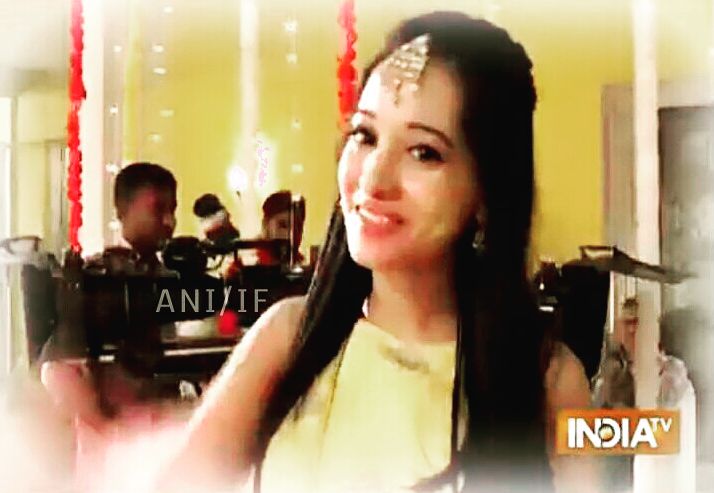 XArnishaPatelx's tweet photo. you are looking out of this world baby every colour suits you looking so pretty n natural
#Mohini #beautyinyellow β€π
#LoveKaHaiIntezaar https://t.co/TCWo7aBT0j