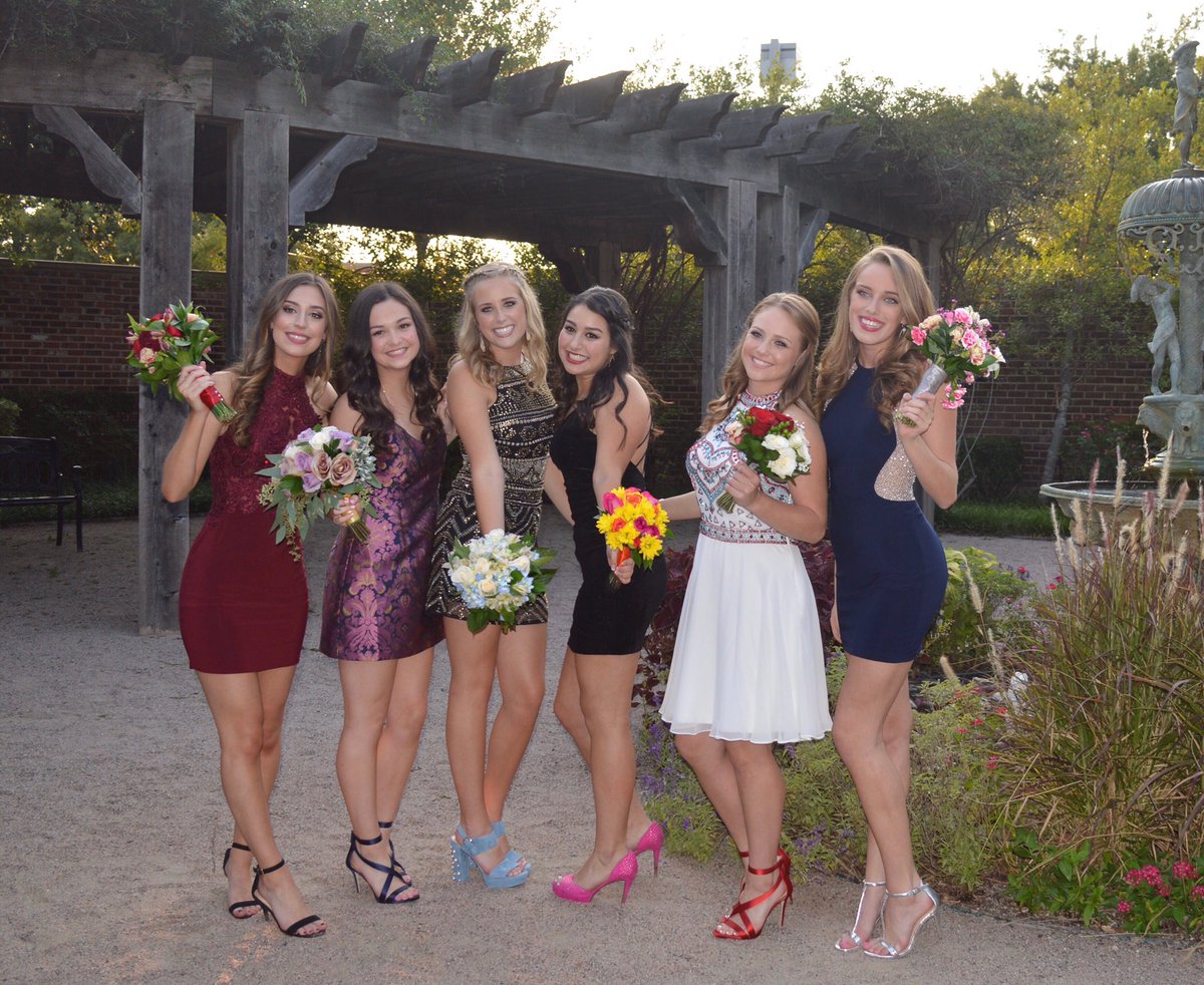 JaxiePidgeon's tweet photo. HOCO!!!🐺💙 https://t.co/VrqIvljggL