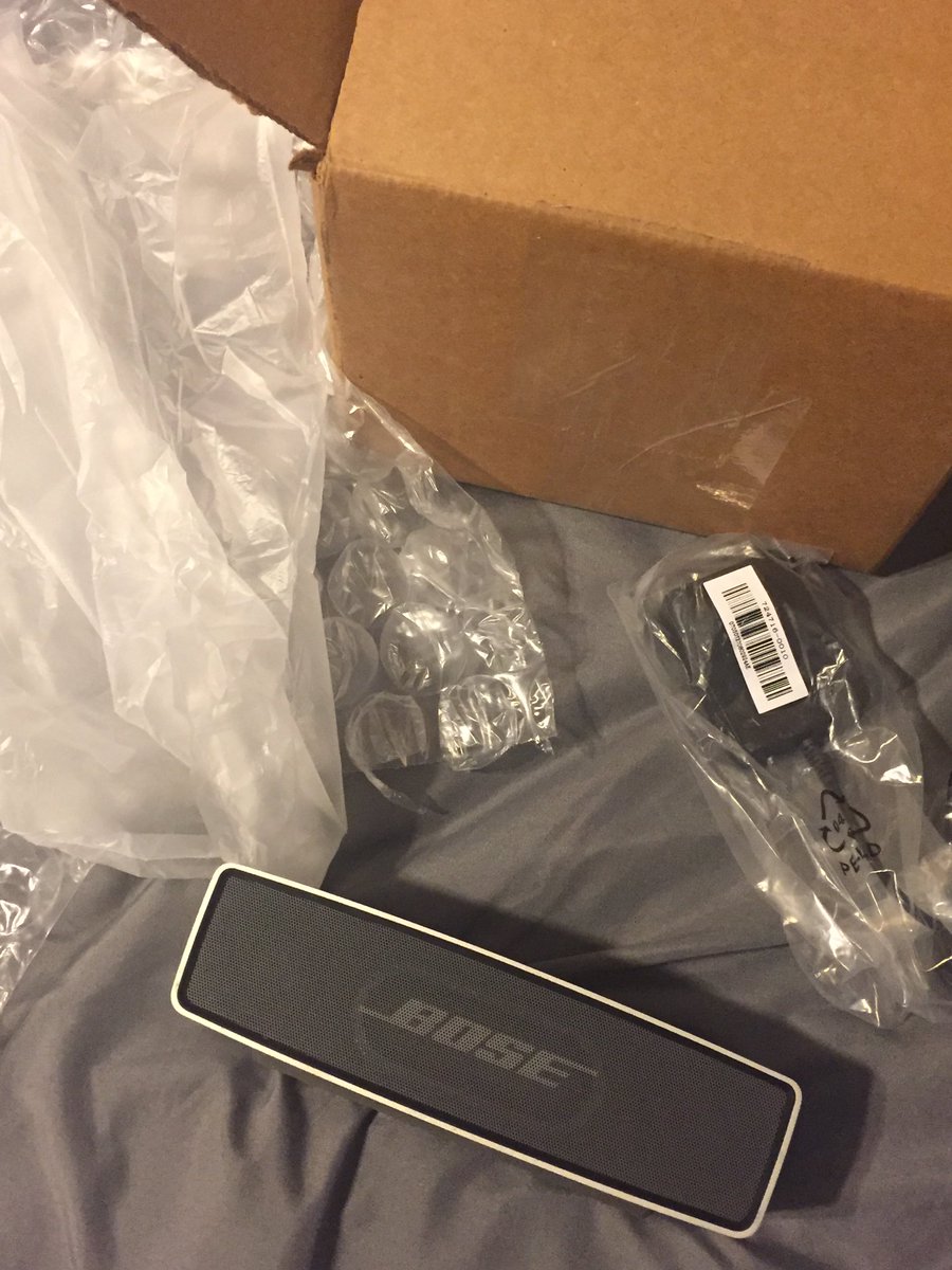 royality843's tweet photo. #bestmailday thanks @Bose @BoseService for the quick turnaround! Missed my soundlink mini! These things are legit https://t.co/iyL8tQaLHO