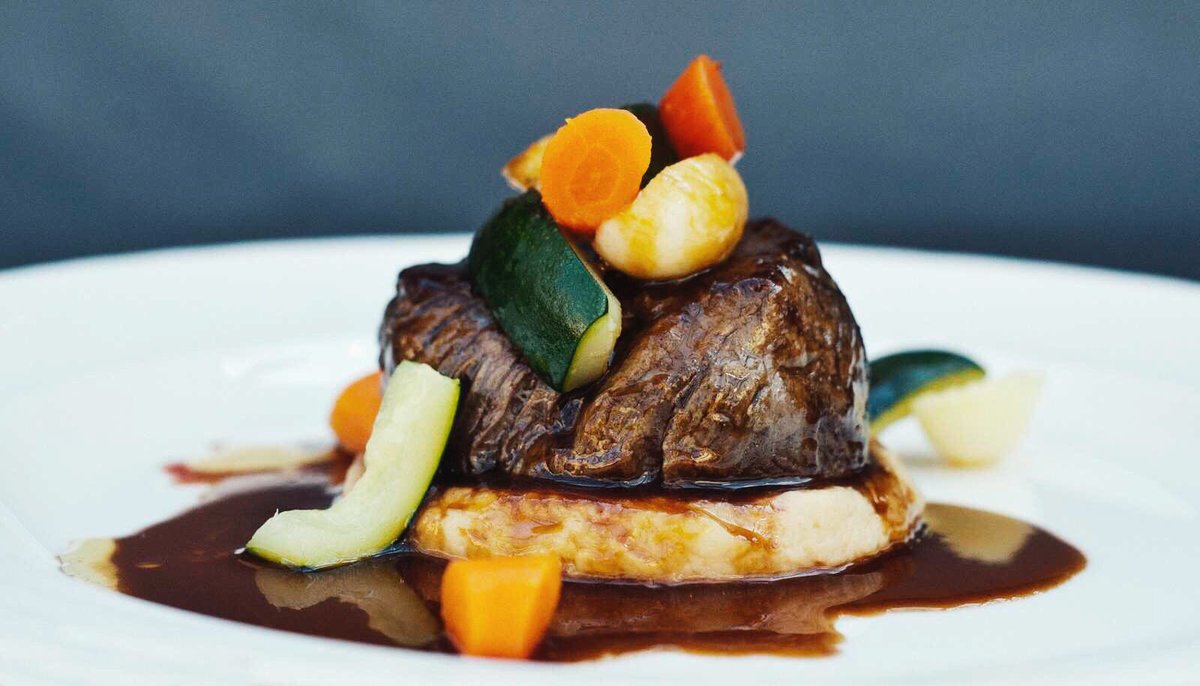 ¿La fórmula perfecta para sorprender a tus invitados? ¡La tenemos! 😋 Y aquí te dejamos una pista... 😏 #foodie 

bit.ly/2op3Y9H