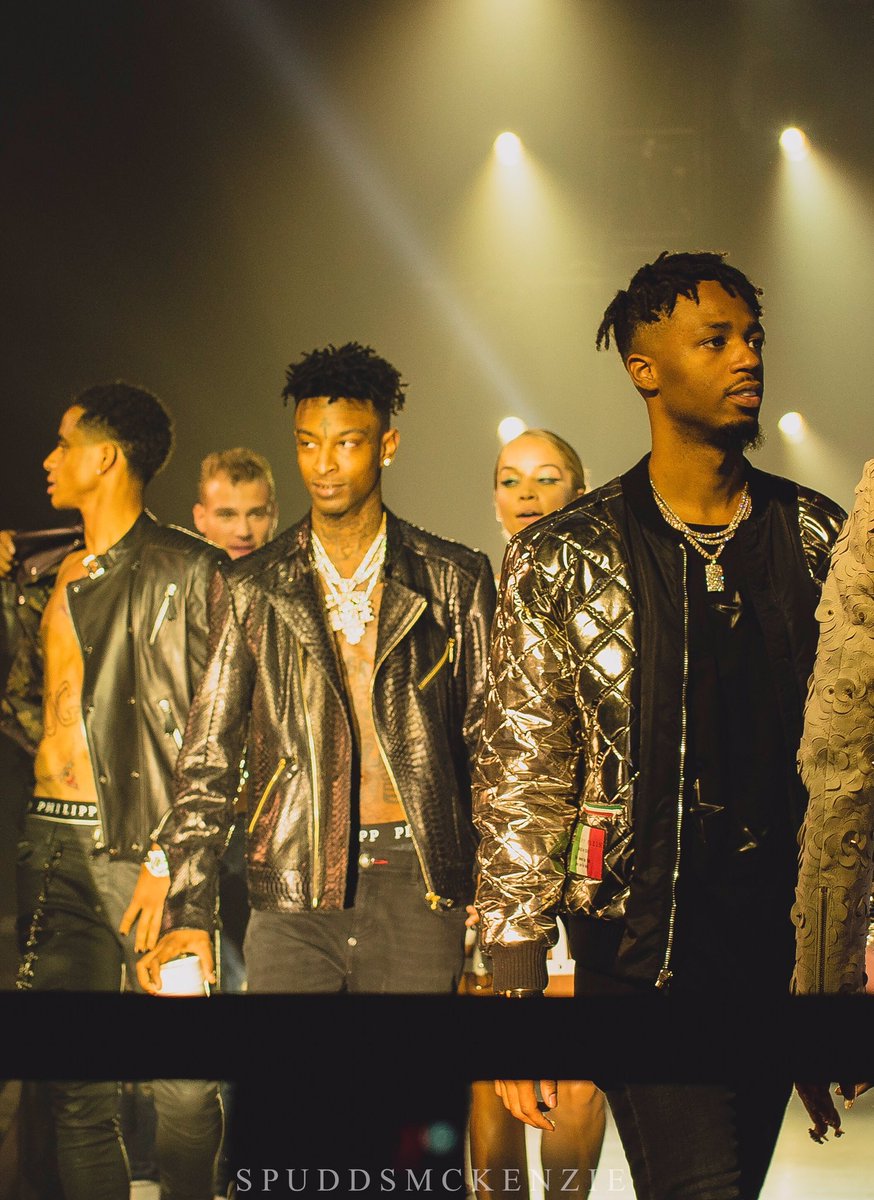 MetroBoomin's tweet photo. SAVAGE MODE #nyfw https://t.co/OouZBtghLr