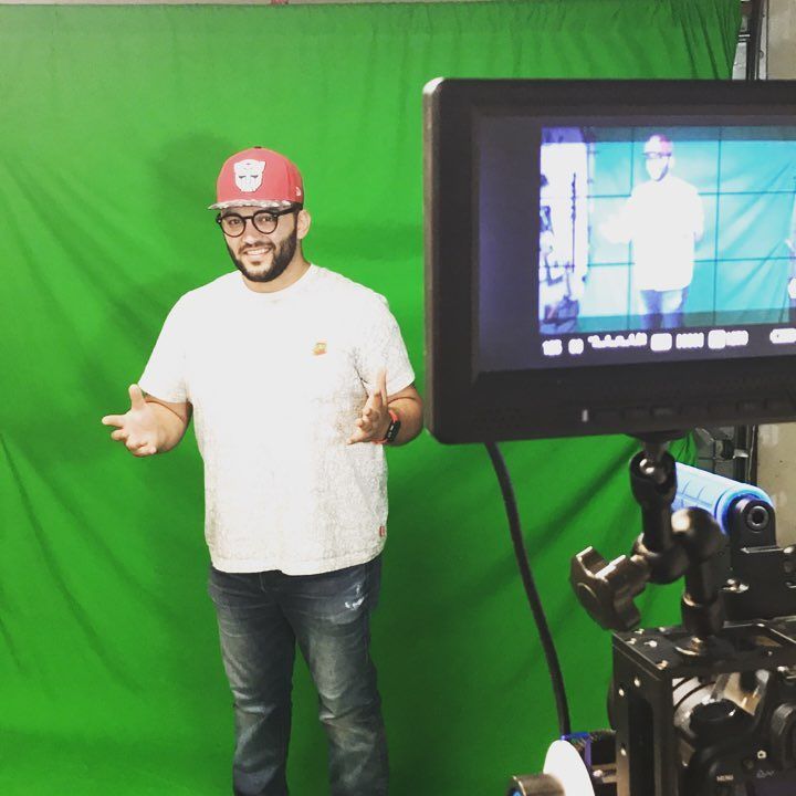 developerxio's tweet image. Shooting a #virtualreality review on the green screen. #vrvideos #vrreview #tech #technology #techreview #videogam… ift.tt/2gYzu8Q