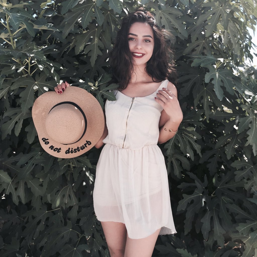 GamzeDA_88's tweet photo. #YeniProfilResmi https://t.co/x8ixrg8xDW