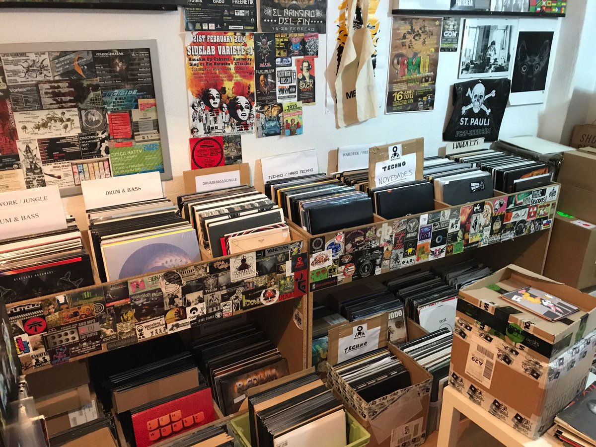 Melting Pot Rdio S01 EP08 #vinyl selecta at the store 11/09/17
Hosted by GON - #dnb #bass #jungle #radio <a href="/BassPortFM/">Bassport.TV</a>
mixcloud.com/Melting_Podcas…