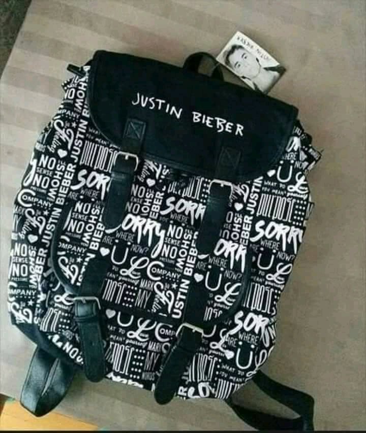 lunaticabr94's tweet photo. Como não querer essa mochila linda 😍😍😍💗💗 https://t.co/TKPYLkkXqX