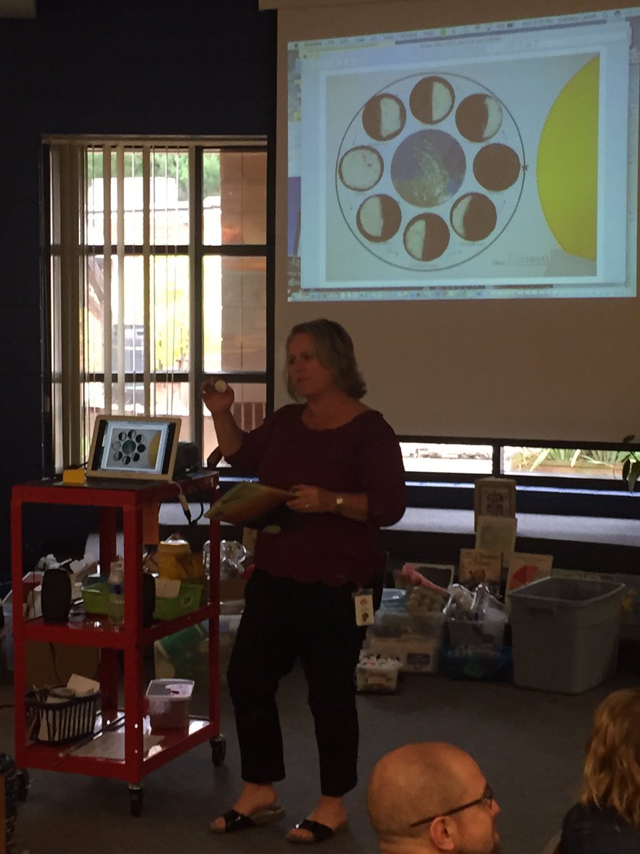 Swifthollyswift's tweet photo. Maker Monday #1science snack moon phases @EaglesBes @DrJRaley @sagGEYER @ https://t.co/gsDUpr1XVt