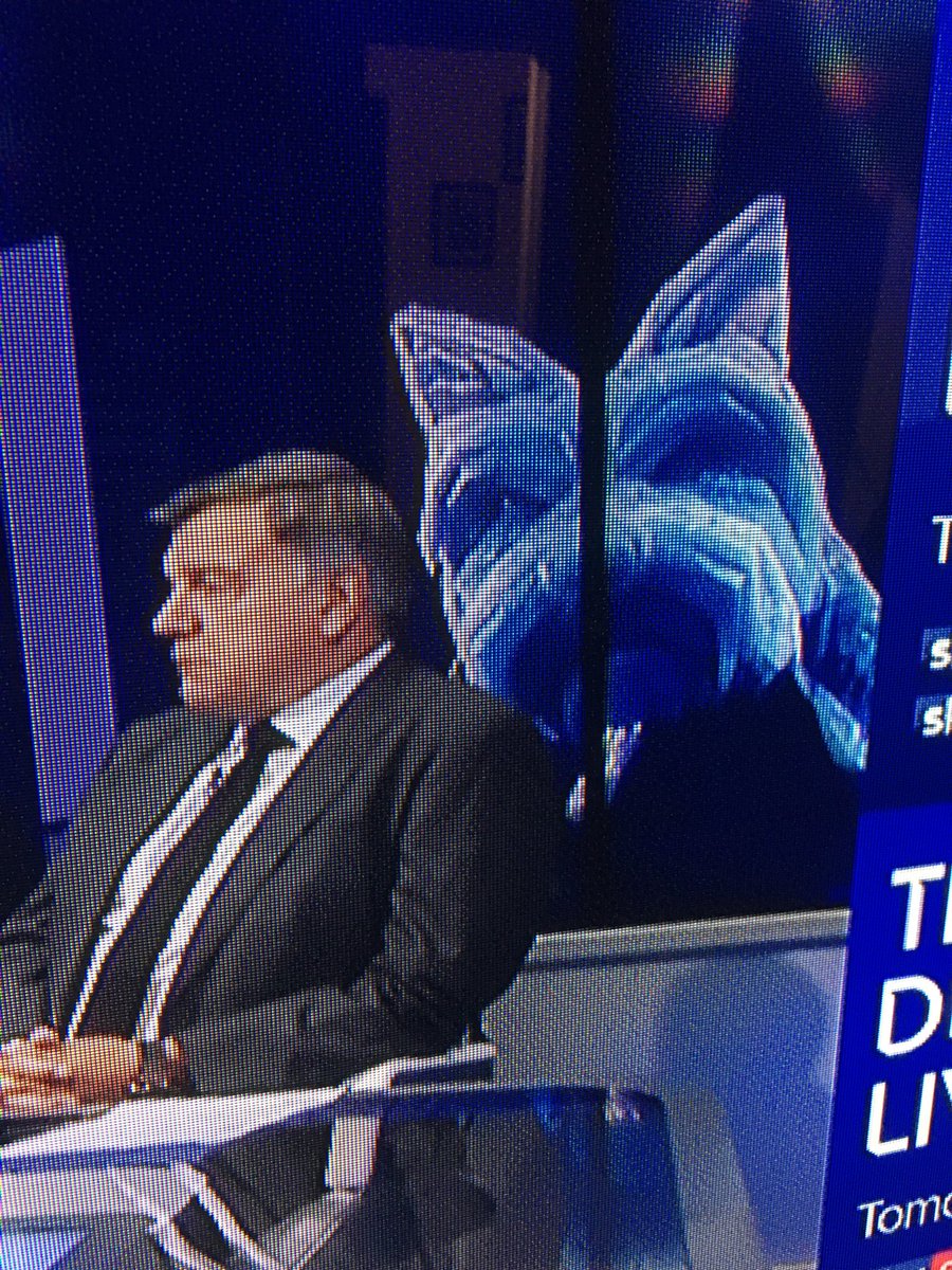 AdamGwilliam1's tweet image. Spit the dog has upped his game! @SkySportsMNF @Carra23 #spitthedog #caroljeesout