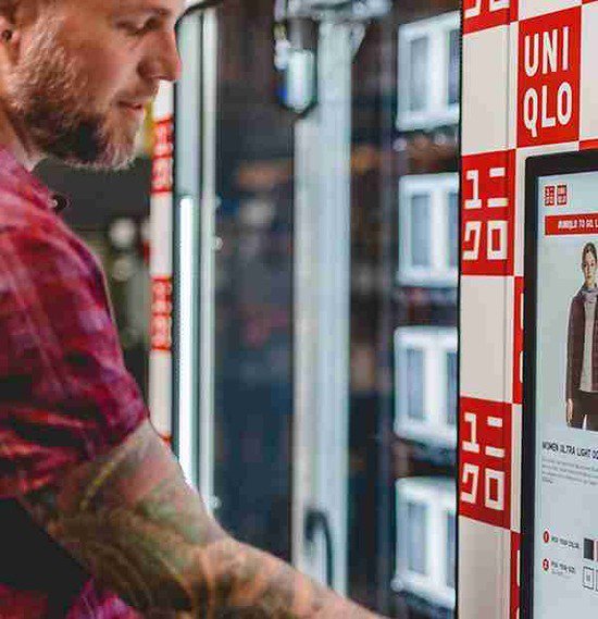 【画像】ユニクロの新戦略、米国で「服の自販機」が登場！ｗｗｗｗｗｗｗ ift.tt/2xs89Xg