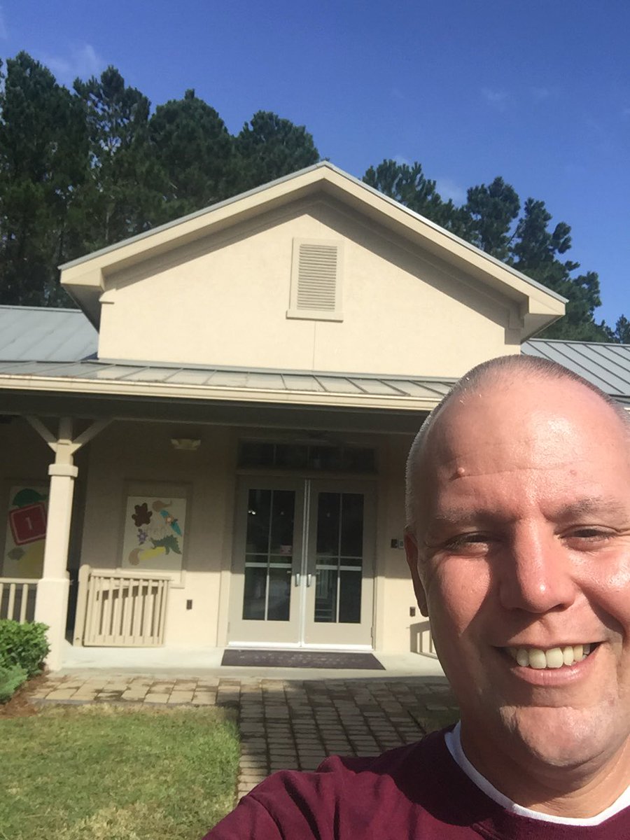 SGGCS_Bluffton's tweet photo. Checked on #SGGCS earlier. All good. Small debris on campus. No school Sept. 12 as a reminder. @WSAVHollyB @TownofBluffton @islandpacket https://t.co/9arq9g7L6J