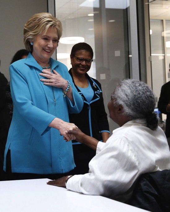 WhitneysTruLove's tweet photo. @719_82 @HillaryClinton Hillary is Honest. I'm the Originator of naming her #HonestHillary & MyHonestHillary on the internet 💻 📱. Hillary is REAL 💯 #Honest #Hillary https://t.co/LrGjcM45ED