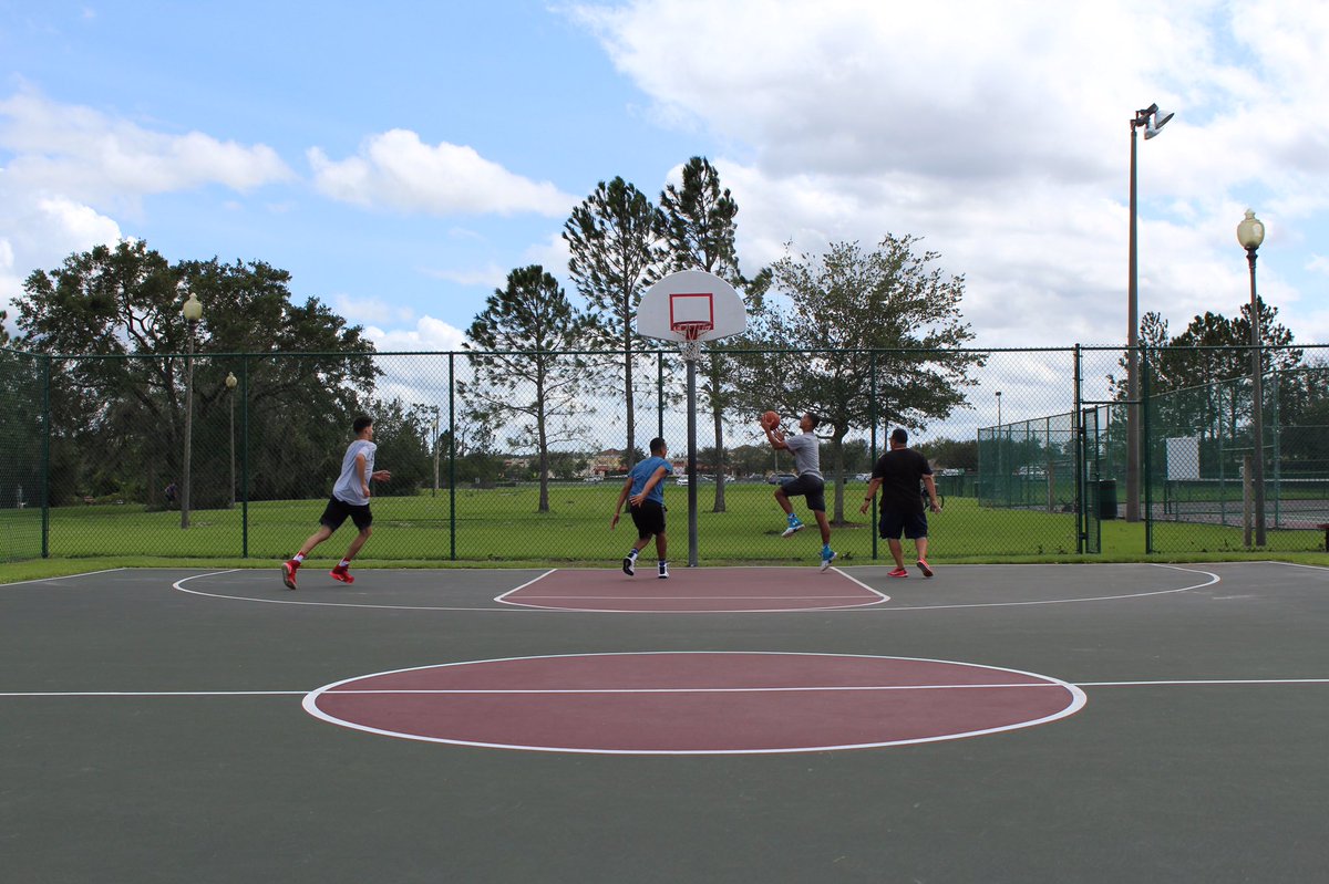 davidbrown_10's tweet photo. Post hurricane buckets 🌀 #HurricaneIrma #ballislife https://t.co/QqkSKMZLl0