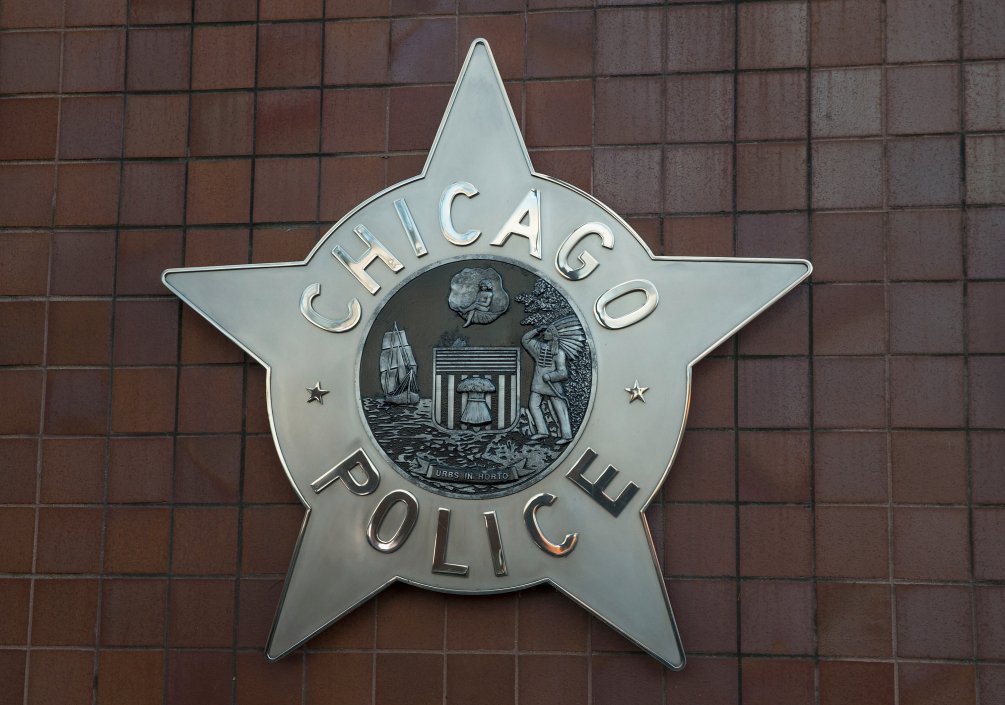 Chicago Police Department on pace to spend $200M on overtime
http://chicago.suntimes.com/news/police-department-on-pace-to-spend-200m-on-overtime/amp/ …