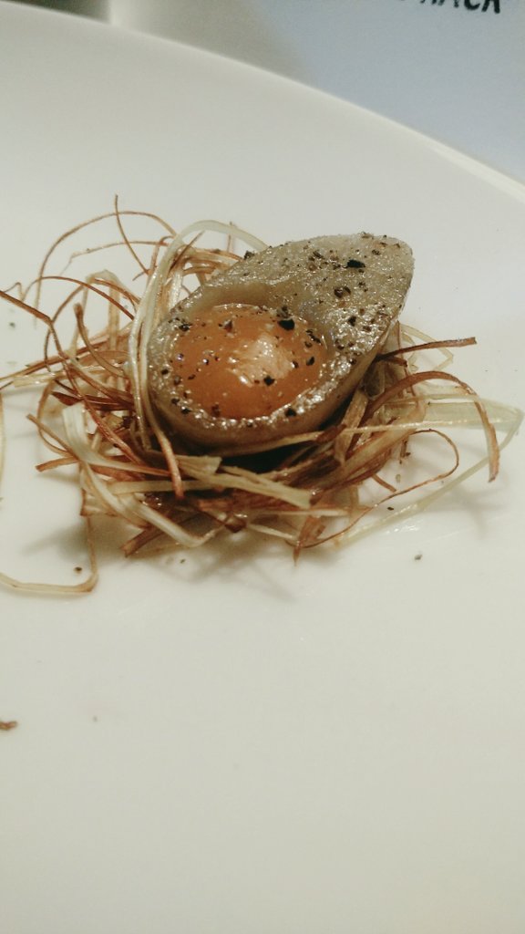 NarvareRohit's tweet photo. Sweet potato egg with apricot yolk and leaks nest.... #foodie​ #FoodNetworkStar #foodporn #chefstalk #ChefSummit17 #cheflife #foodandwine .. https://t.co/WZxfN3JAsd