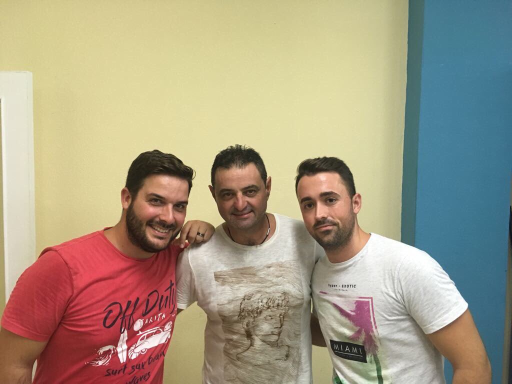 Tres de nuestros nuevos componentes Juan,Pepe y Samuel . Bienvenidos al Oro Negro! Ya estamos de ensayos!