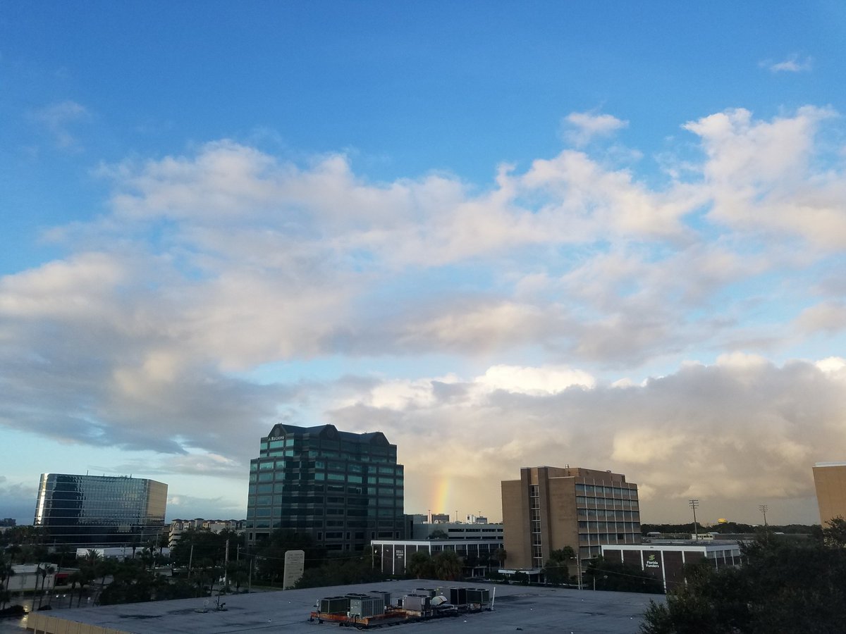jB0X's tweet photo. Couldn't have summed it up better myself. #Irma #hurricaneimra #Tampa https://t.co/k8TzUd0YD3