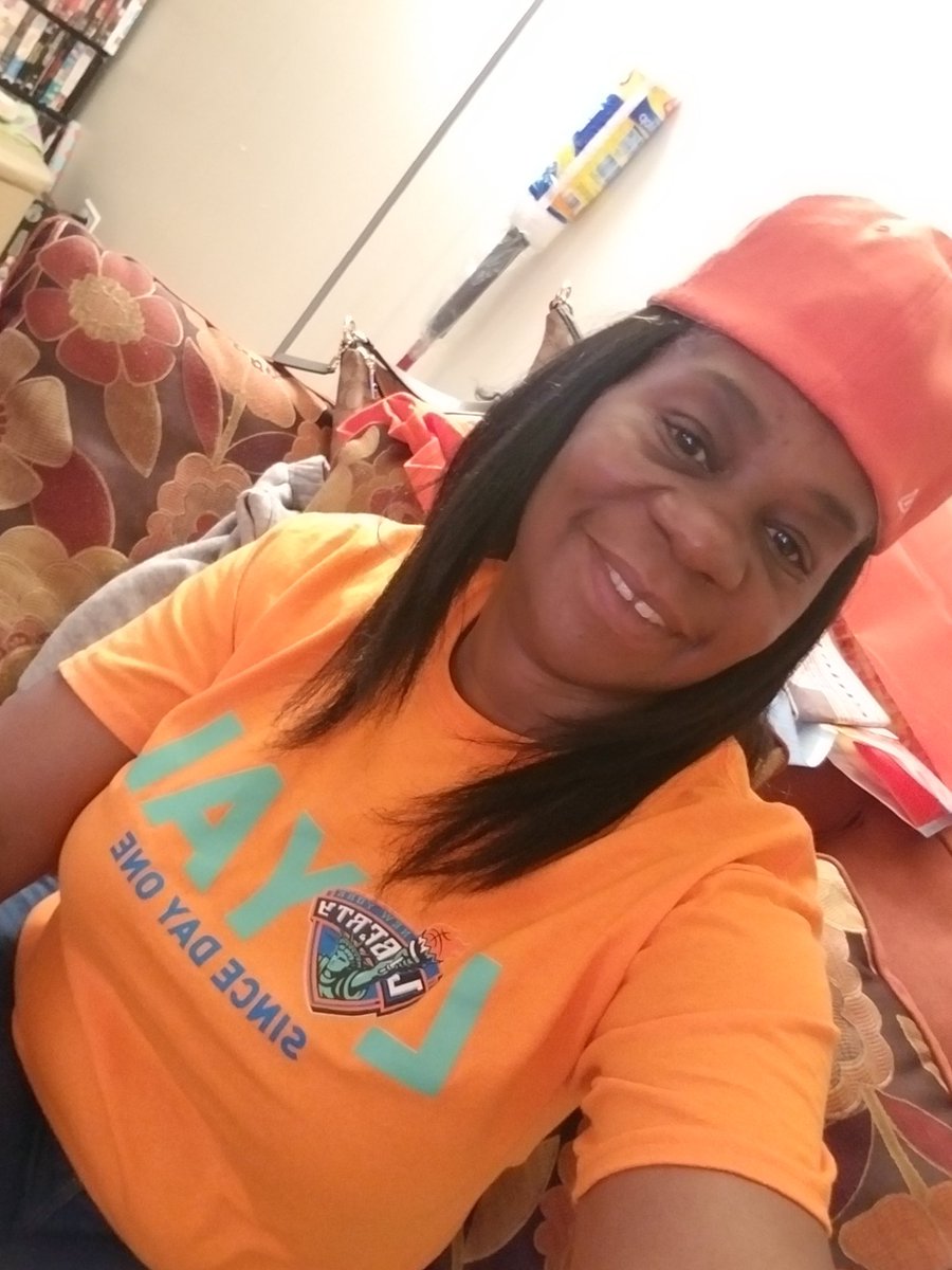DHammy63's tweet photo. #always a Liberty Loyal #New York Liberty #MSG. https://t.co/9a6CL1X9Gc