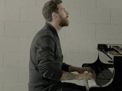 Roy Nemer Pictures Of Lionel Messi Playing The Piano T Co Vwpazlsw6z Twitter