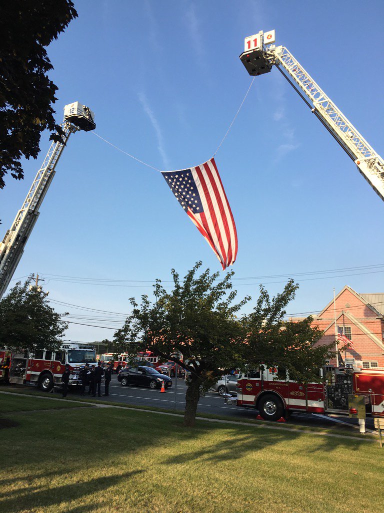 Jake T. Austin tweet media