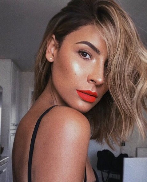 Beaubyte's tweet photo. Happy Monday! Sometimes all you need in life to get through the day is a bold lippie like @desiperkins! 😍💄 #beaubyte #Redlip https://t.co/lHt2YDqVIh