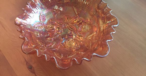 etsytrending's tweet photo. Just Pinned to Giant EtsyTrending board: Carnival Glass Dish Candy Dish Collectable Vintage Carnival Rainbow by Sa… https://t.co/NZyoSYIPCn https://t.co/SRGKG7Ujta