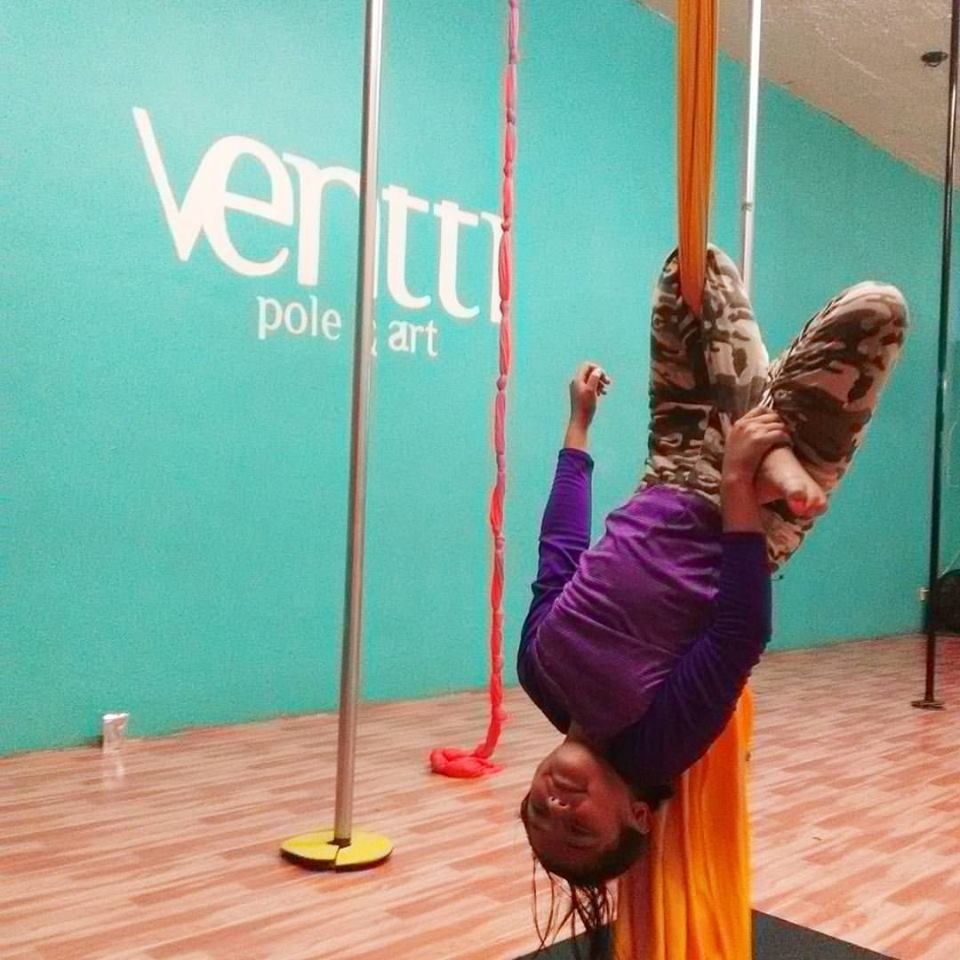_ventti's tweet photo. Clases de telas aereas Martes y Jueves de 8pm a 9pm.
Pregunta por nuestras membresias y practica esta actividad.
#ventti #aerialsilks https://t.co/rzaQ4t7UTx