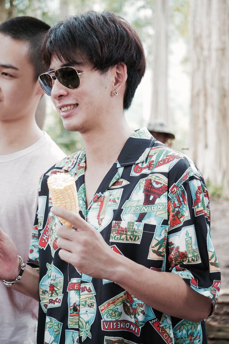KJumnongpis's tweet photo. มีอีกหนึ่งความคิดถึง
มีอีกหนึ่งความห่วงใย
มีอีกหนึ่งความใสใจ
ส่งไปให้ถึงเธอ ✌🏻
@ImerbSittiwat ☁️
#toeysittiwat https://t.co/eQZHPD5OXQ