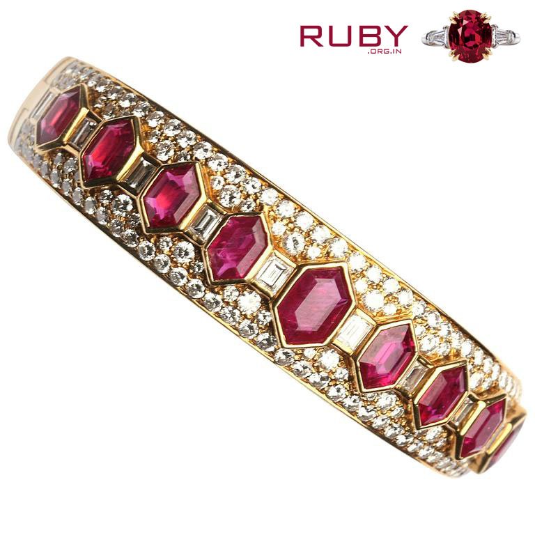 rubygemstones1's tweet image. Bulgari Iconic Ruby Diamond Bracelet cum bangle
@ bit.ly/2anA78i
#rubies #diamonds #brecelets #gifts #iconic #luxurious #occasions