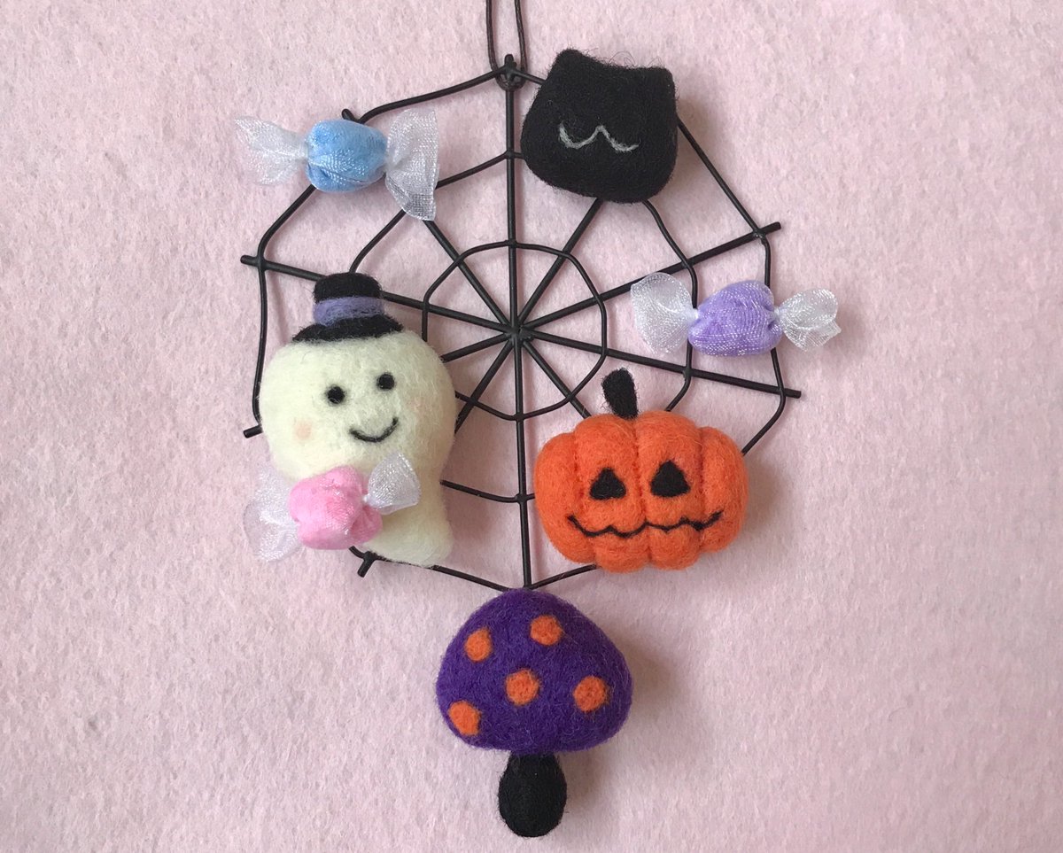 きのこナムナムの森 در توییتر きのこナムナムの森オリジナル ハロウィン きのこ オーナメント発売します ブローチ付きです ぜひぜひご覧下さいませ Creema Minne Tetote ハロウィン 羊毛フェルト 羊毛フェルトきのこ ネコ 手作り雑貨 T Co