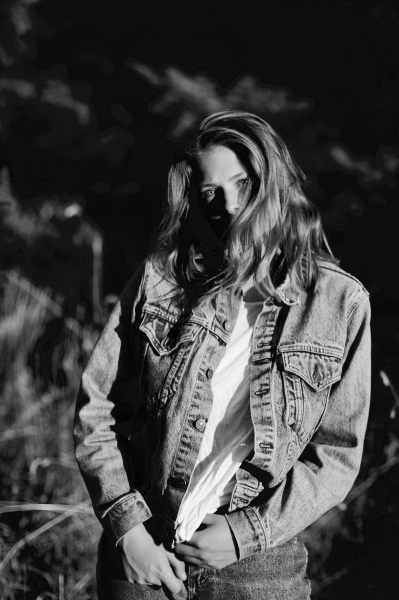 ElenaNesbit's tweet photo. golden hour x black and white https://t.co/xc3JG2QQjA